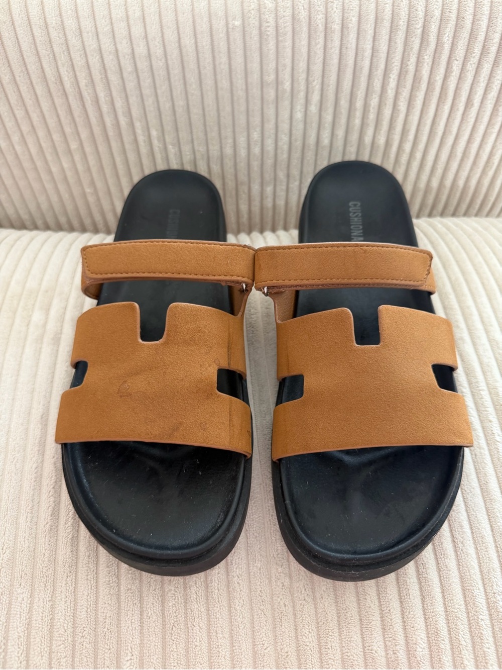 Cushionare Women’s Tan Sandals Size 10
